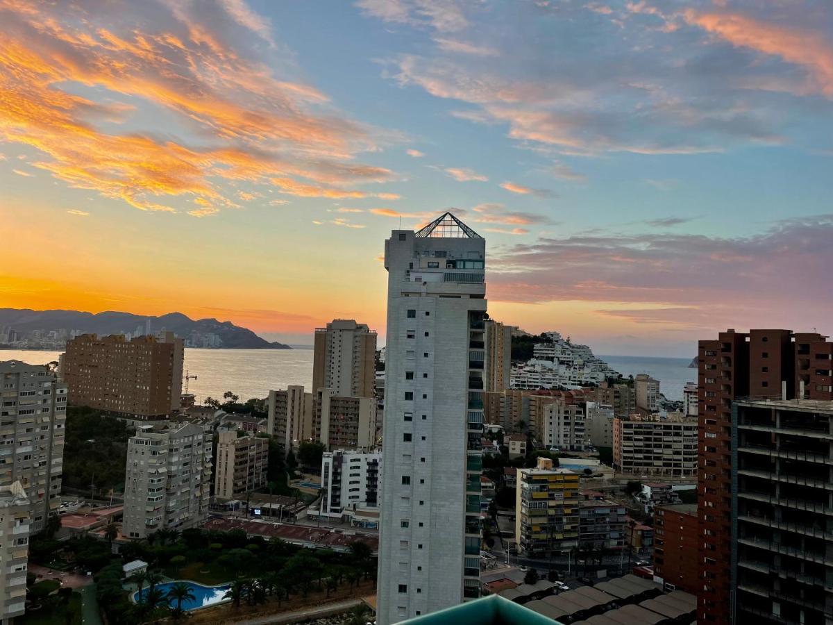 Traveler'S Beach Apartment With Sea View, Free Coffee & Parking 베니돔 외부 사진