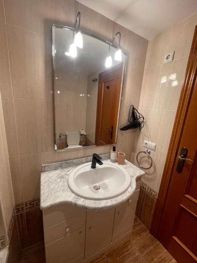 Traveler'S Beach Apartment With Sea View, Free Coffee & Parking 베니돔 외부 사진